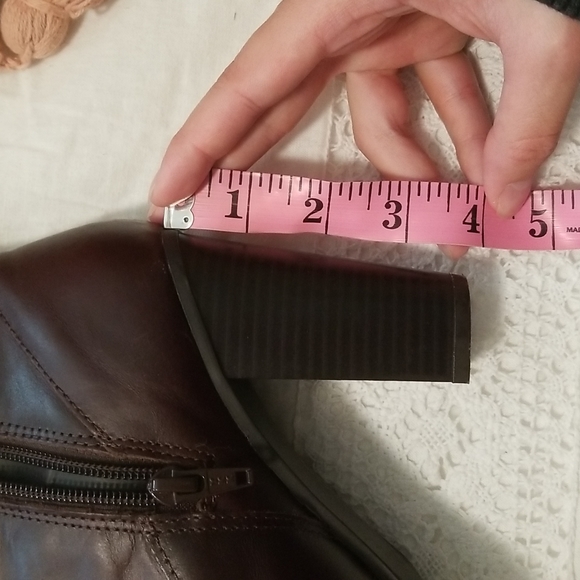 Liz Claiborne Chocolate Leather High Heel Lace Up Chunky Heel Booties Size 8.5 - Picture 5 of 8